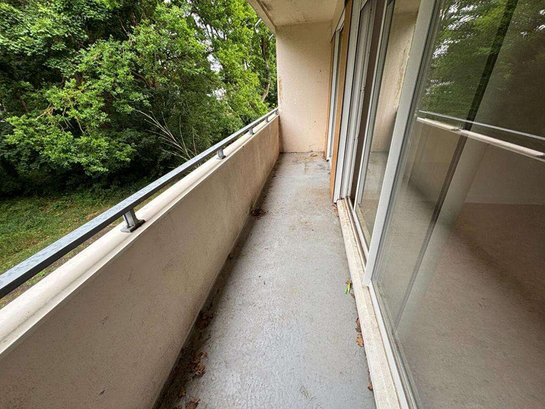 Appartement à PELLOUAILLES-LES-VIGNES