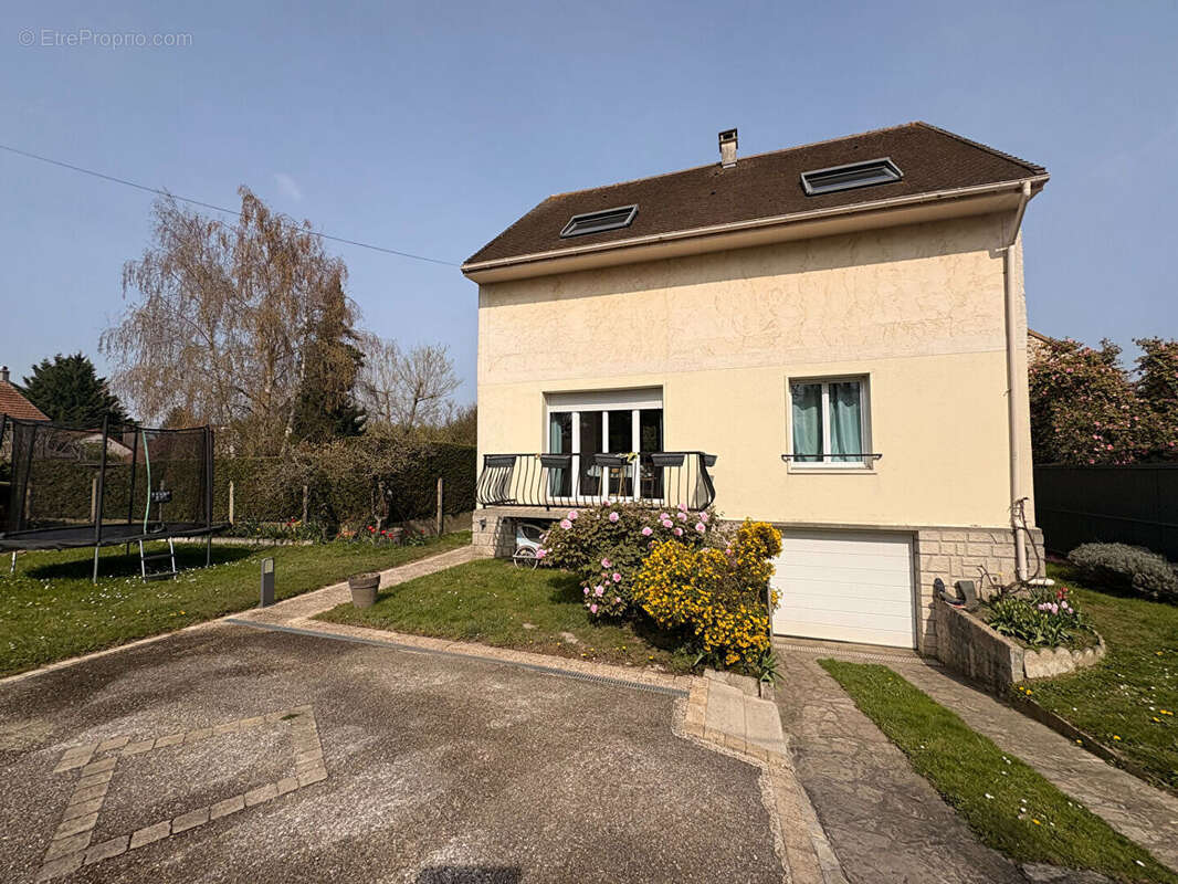 Maison à PLAISIR