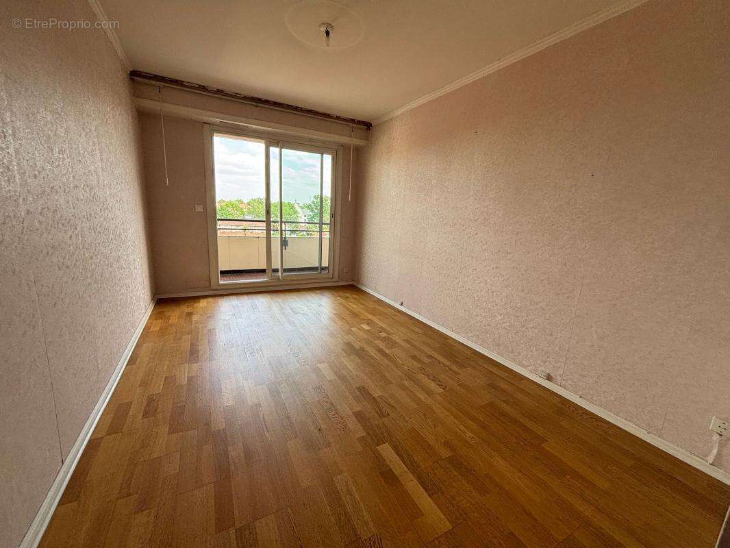 Appartement à vendre – t4 lumineux avec vue pyrénées, balcons, garage et cave - photo 6