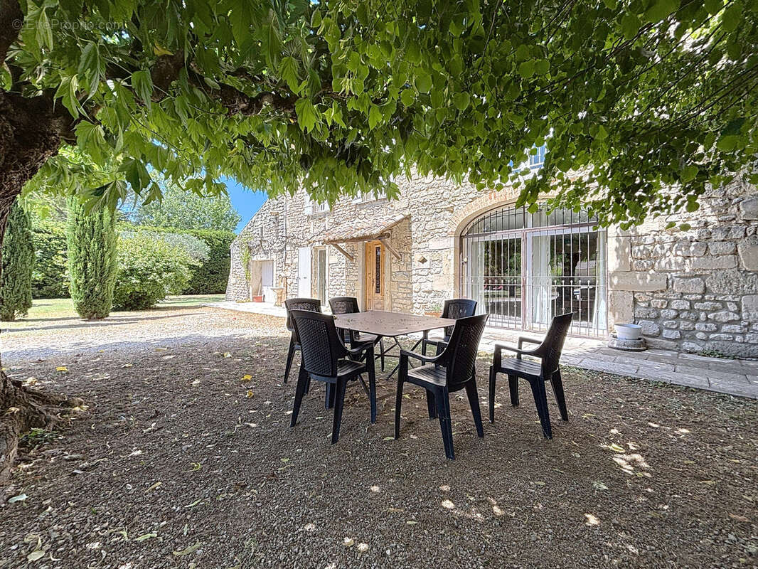 Maison à GRIGNAN