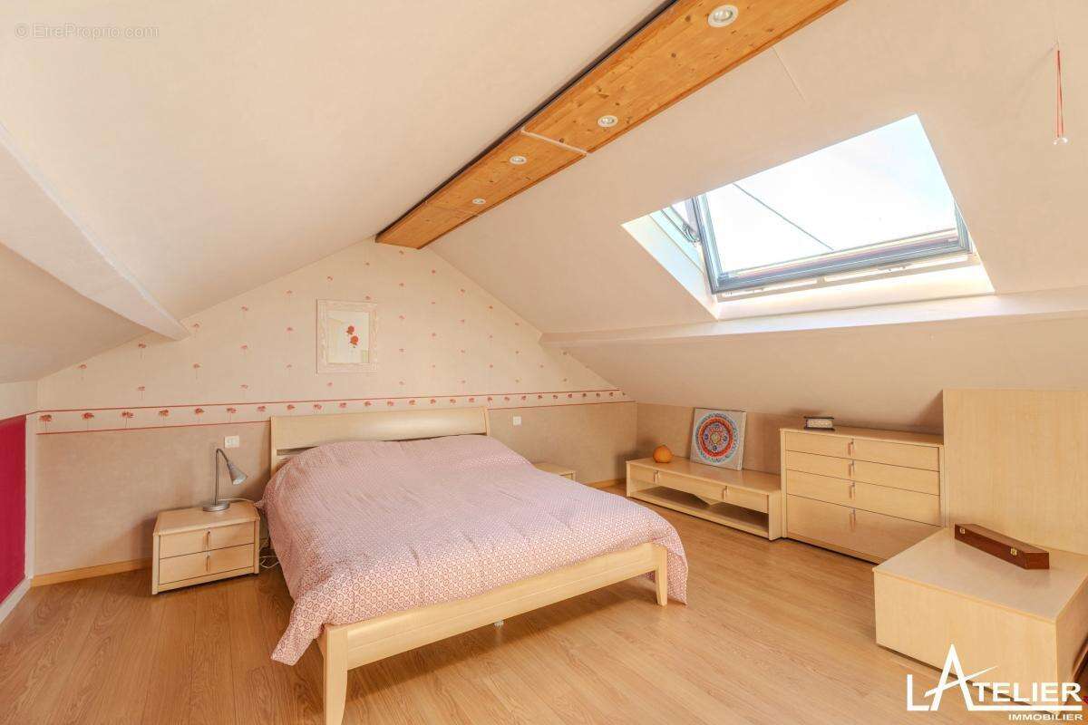 Maison à SAINT-ETIENNE-DE-MONTLUC