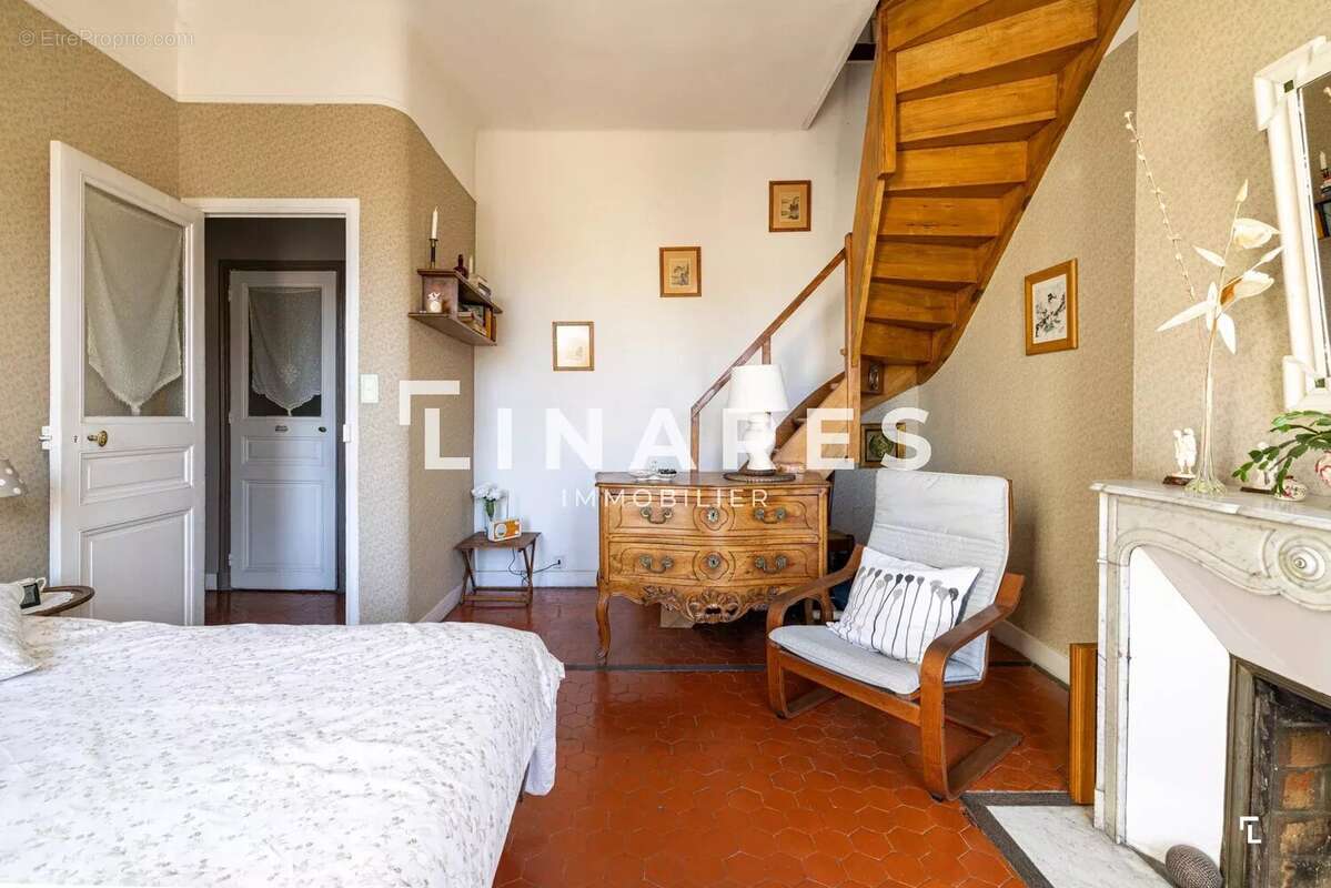 Appartement à MARSEILLE-1E