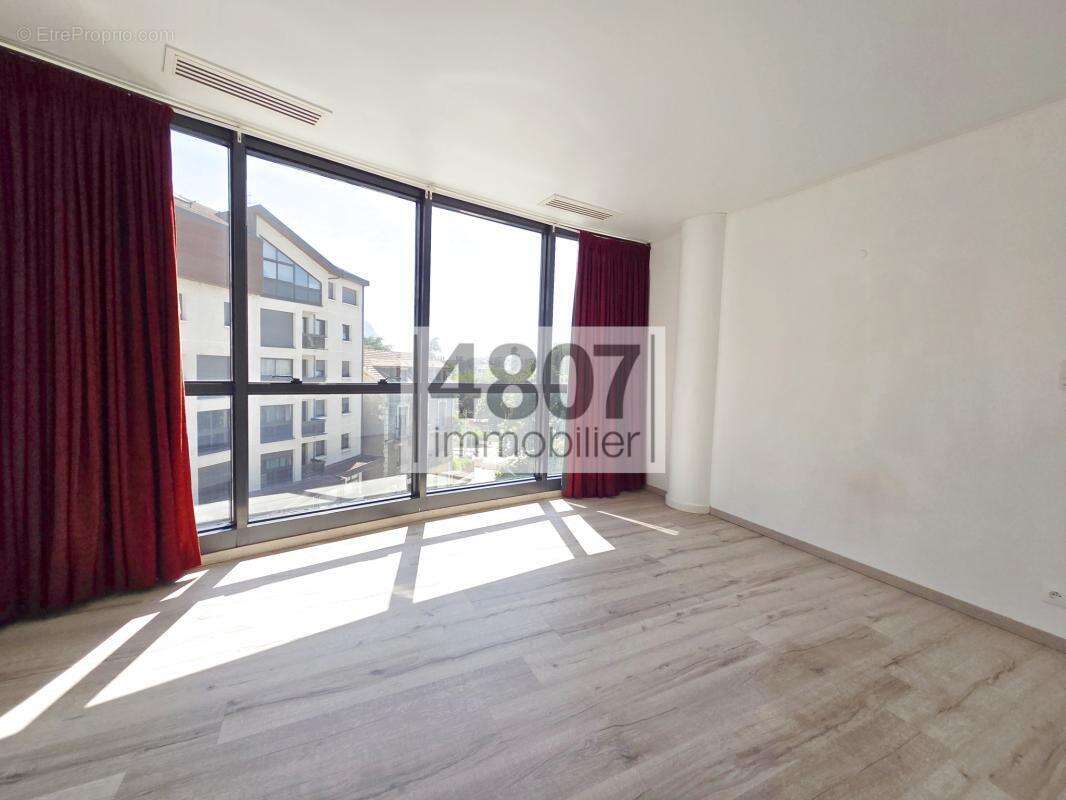 ANNEMASSE - T3 66 m2 Proche tram esprit Loft - photo 6