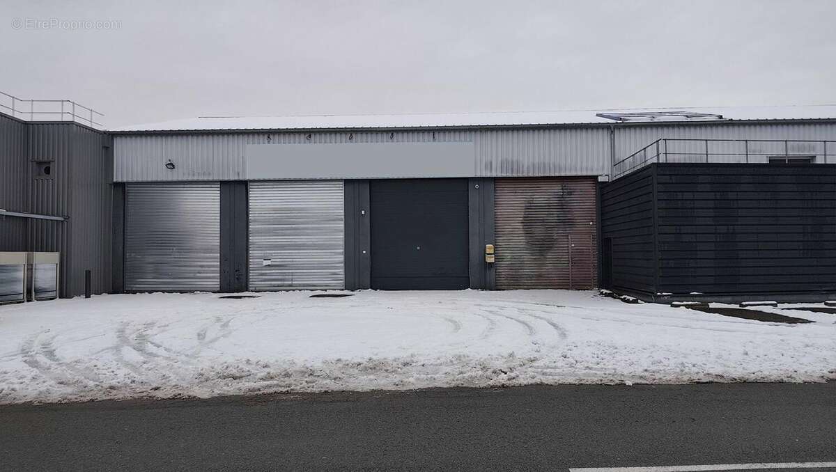 Photo 2 - Commerce à AUDINCOURT