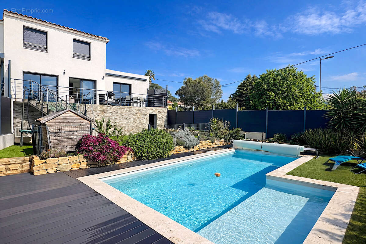 *Sanary - Maison récente avec piscine - photo 2