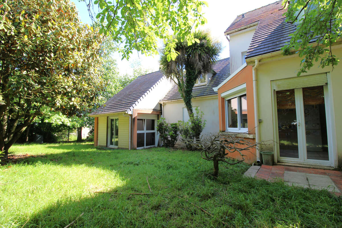 Maison à SAINT-JEAN-BREVELAY