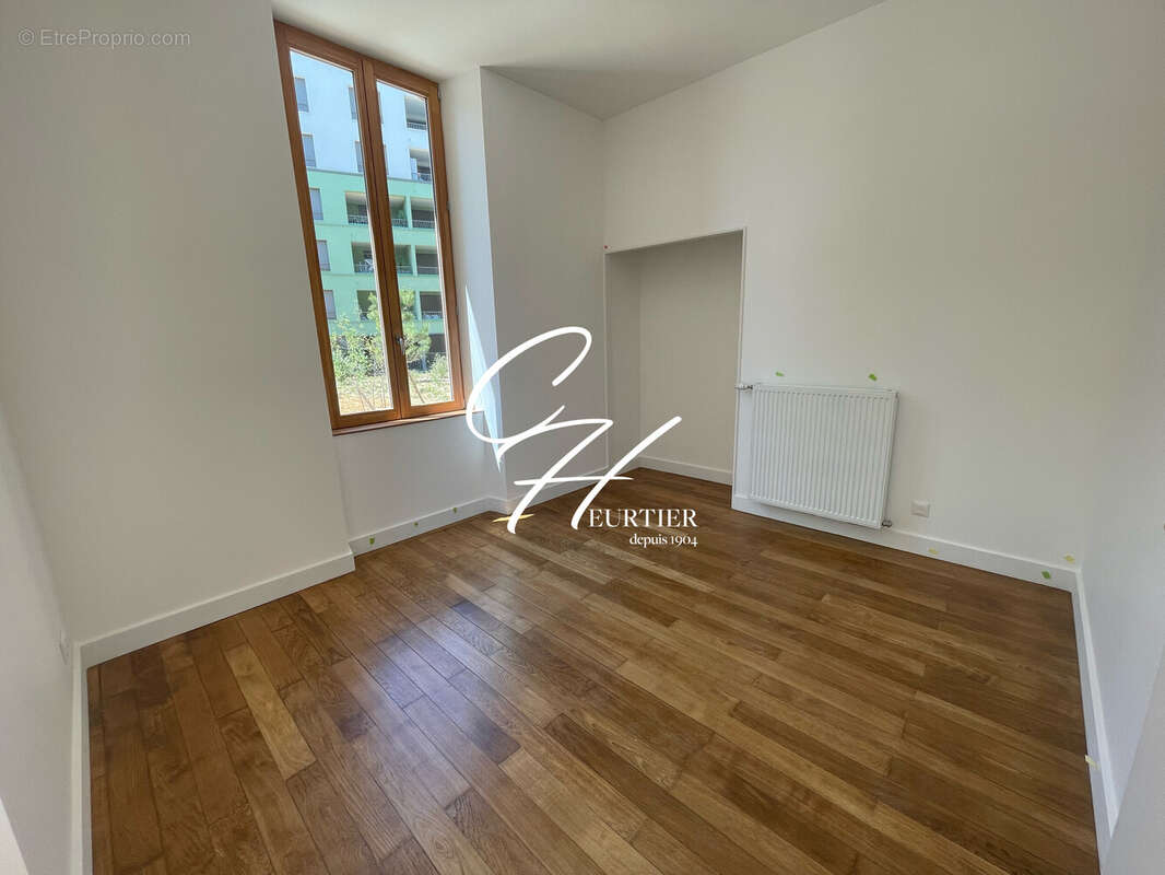 Appartement à LE PONT-DE-CLAIX