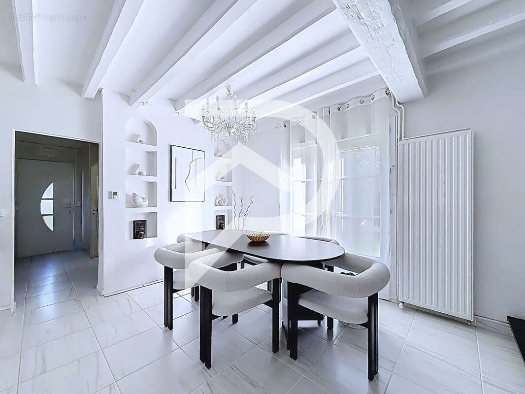 Maison à SAINT-LUBIN-DES-JONCHERETS
