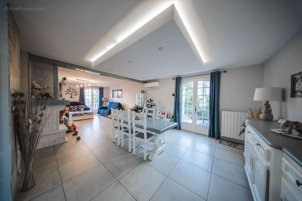 Maison 183 m² à Chanonat  - photo 7