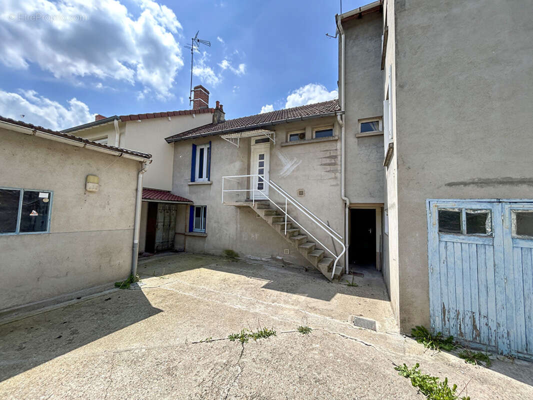 Maison à COMMENTRY