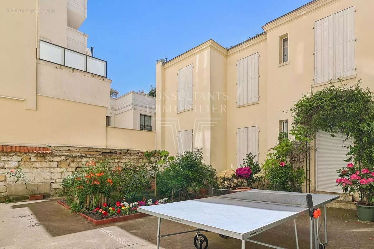 Appartement à LEVALLOIS-PERRET