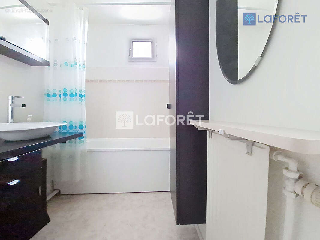 Appartement à SAINT-THIBAULT-DES-VIGNES