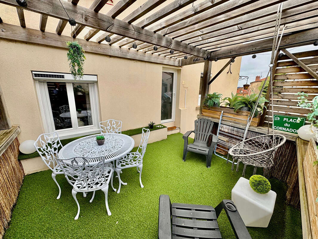 SAINT-GERMAIN-LEMBRON / Maison avec terrasse et balcon 4 chbs + F2 indépendant - photo 12