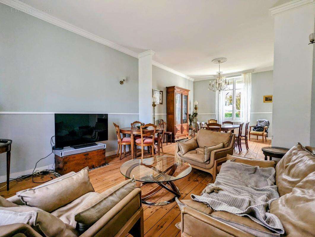 Maison à SARLIAC-SUR-L'ISLE