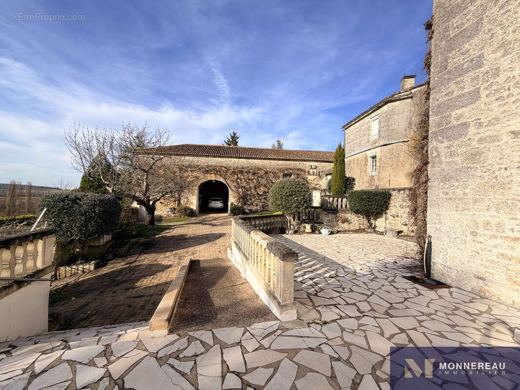 Maison à MOUTHIERS-SUR-BOEME