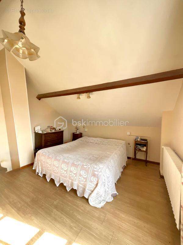 Maison individuelle avec sous-sol total, 93 m2 carrez et 125 m2 habitable, jardin de 800 m² et fort potentiel - photo 7