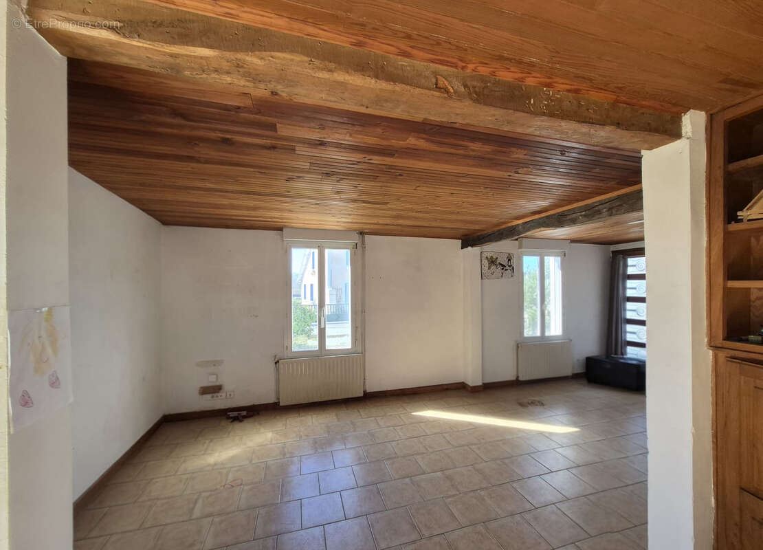 Maison à CASTELNAU-D'AUZAN