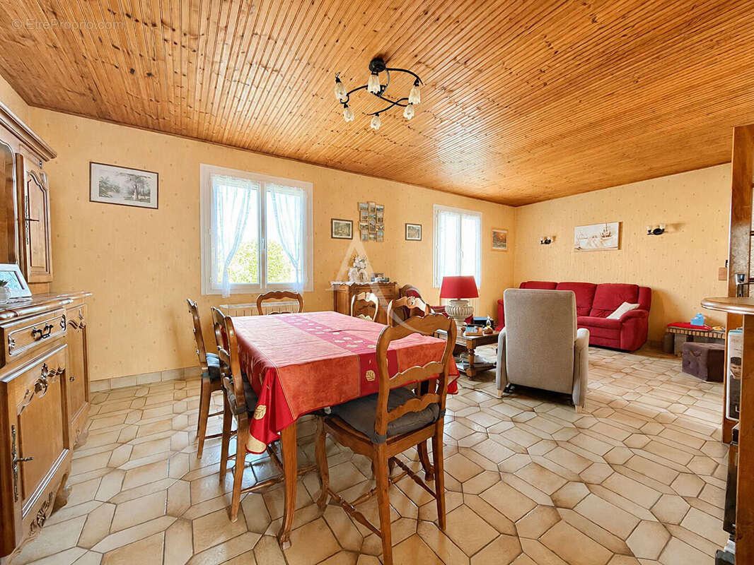 Maison à GIVRAND