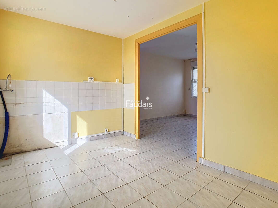 Maison 59 m² à Surville  - photo 4