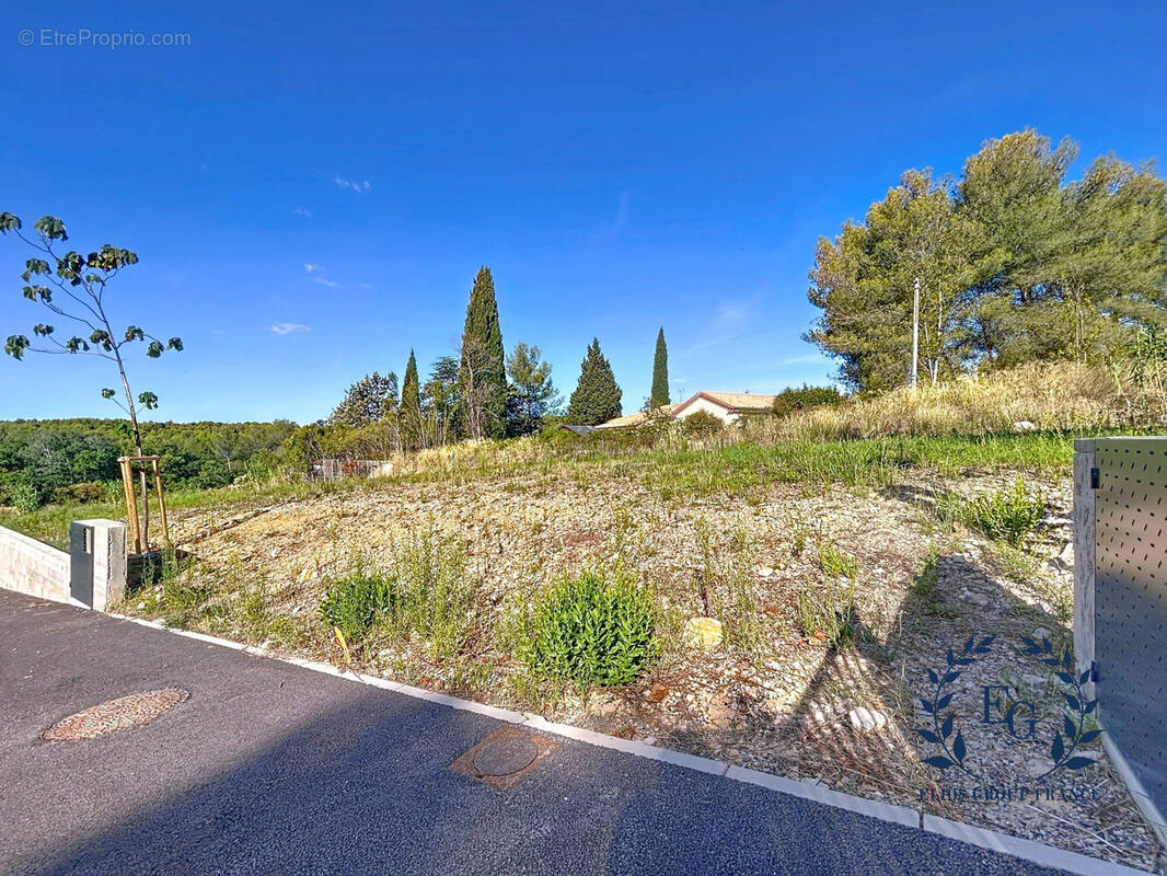 Terrain à MONTFERRIER-SUR-LEZ