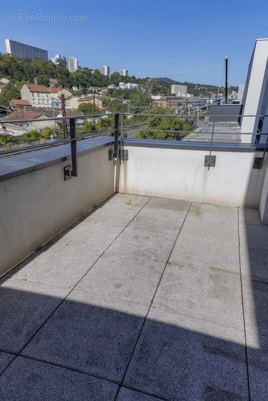 Appartement à LYON-9E