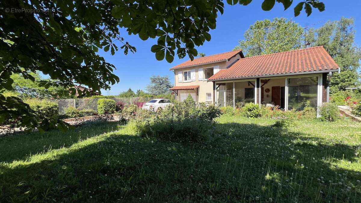 Photo 4 - Maison à LA TOUR-DE-SALVAGNY