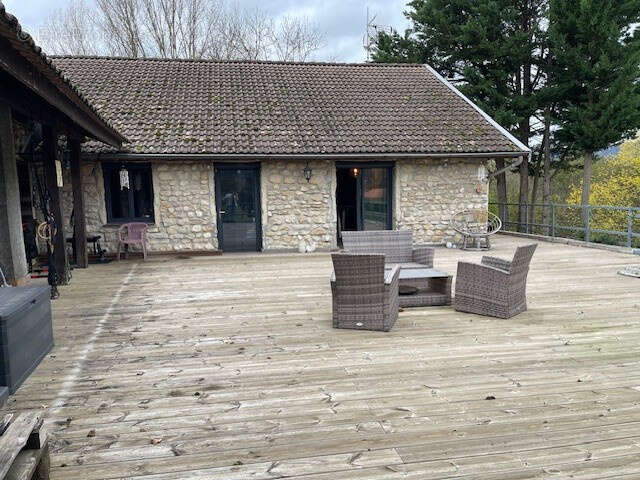 Appartement à SERRIERES-DE-BRIORD