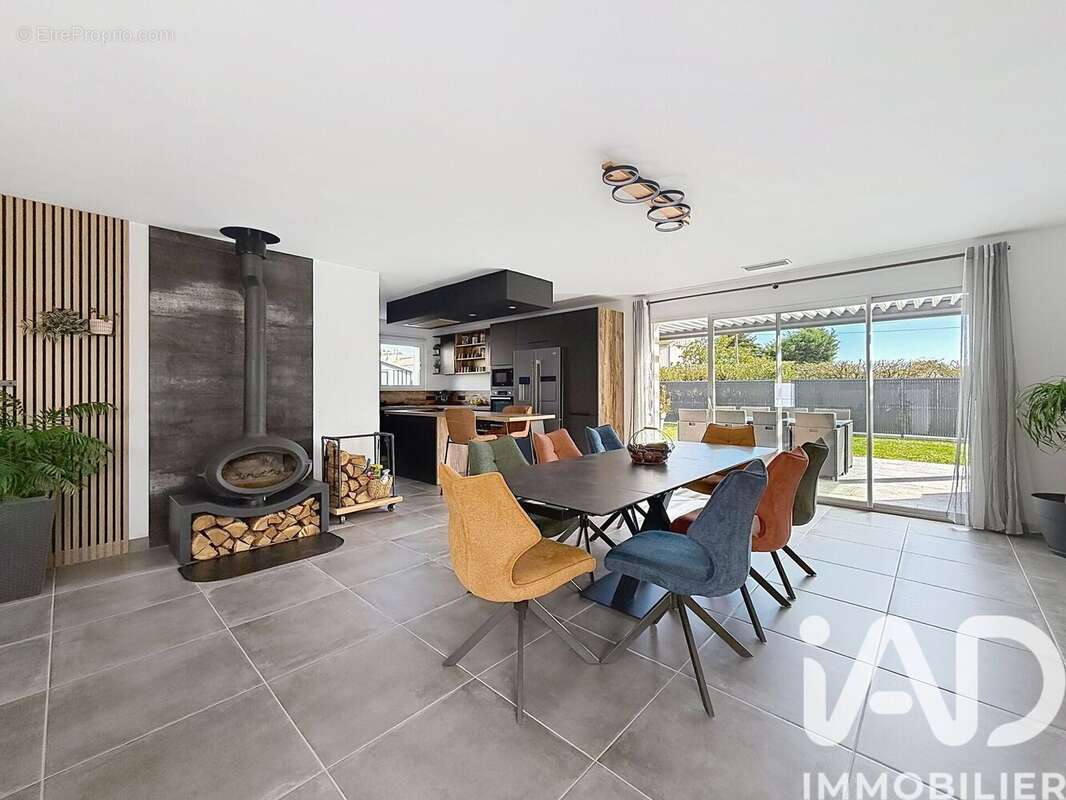 Photo 2 - Maison à SAINT-SAUVEUR-D'AUNIS