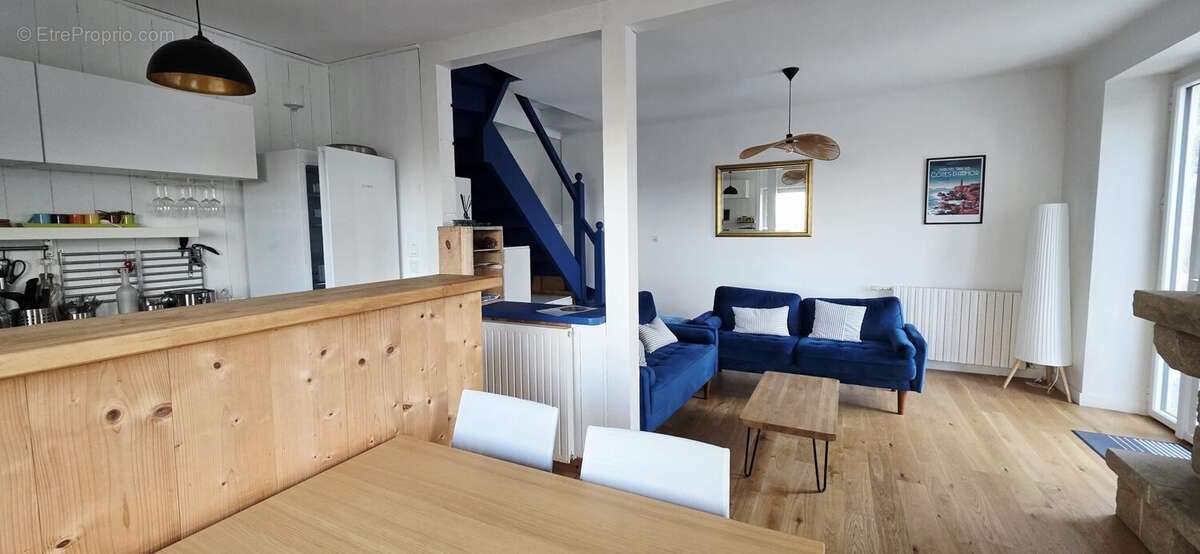 Maison à TREDREZ-LOCQUEMEAU