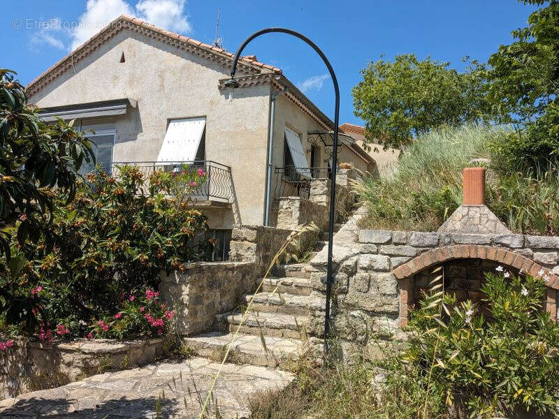 Maison à MONTMIRAT