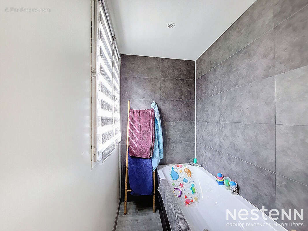 Maison à LARROQUE-ENGALIN