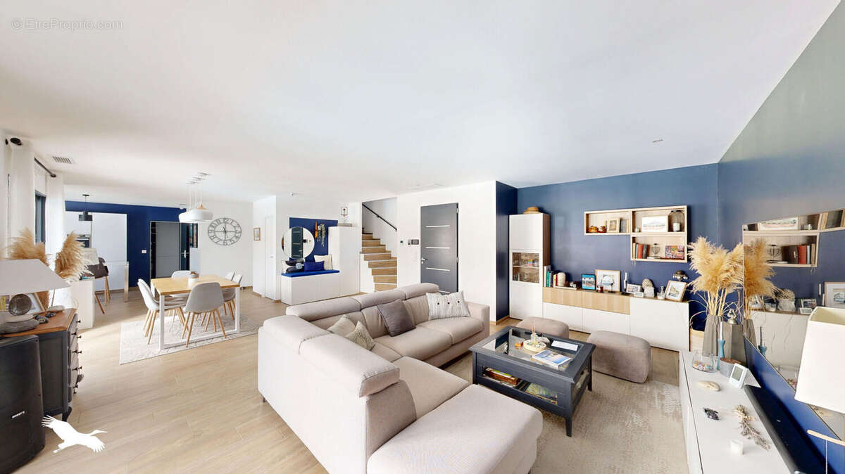 Maison Aubagne 4 pièce(s) 143 m2 - Aubagne - Fenestrelle - Agence spécialisée 9/10/11ème - photo 2
