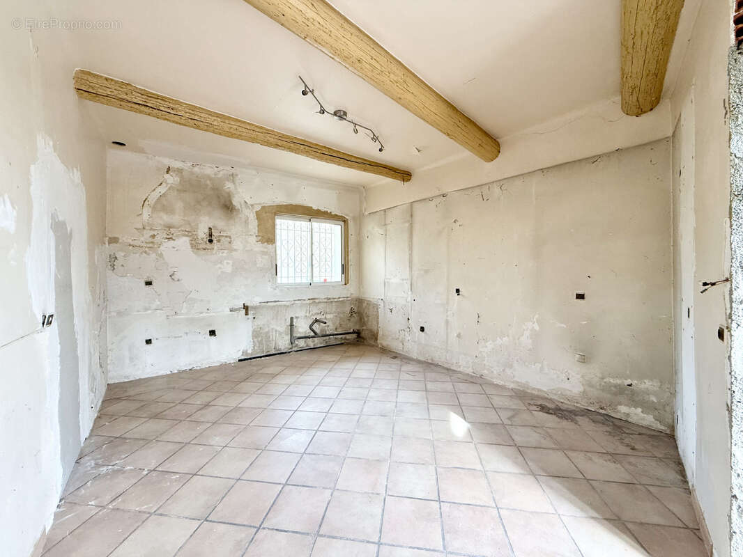 Appartement à UCHAUD