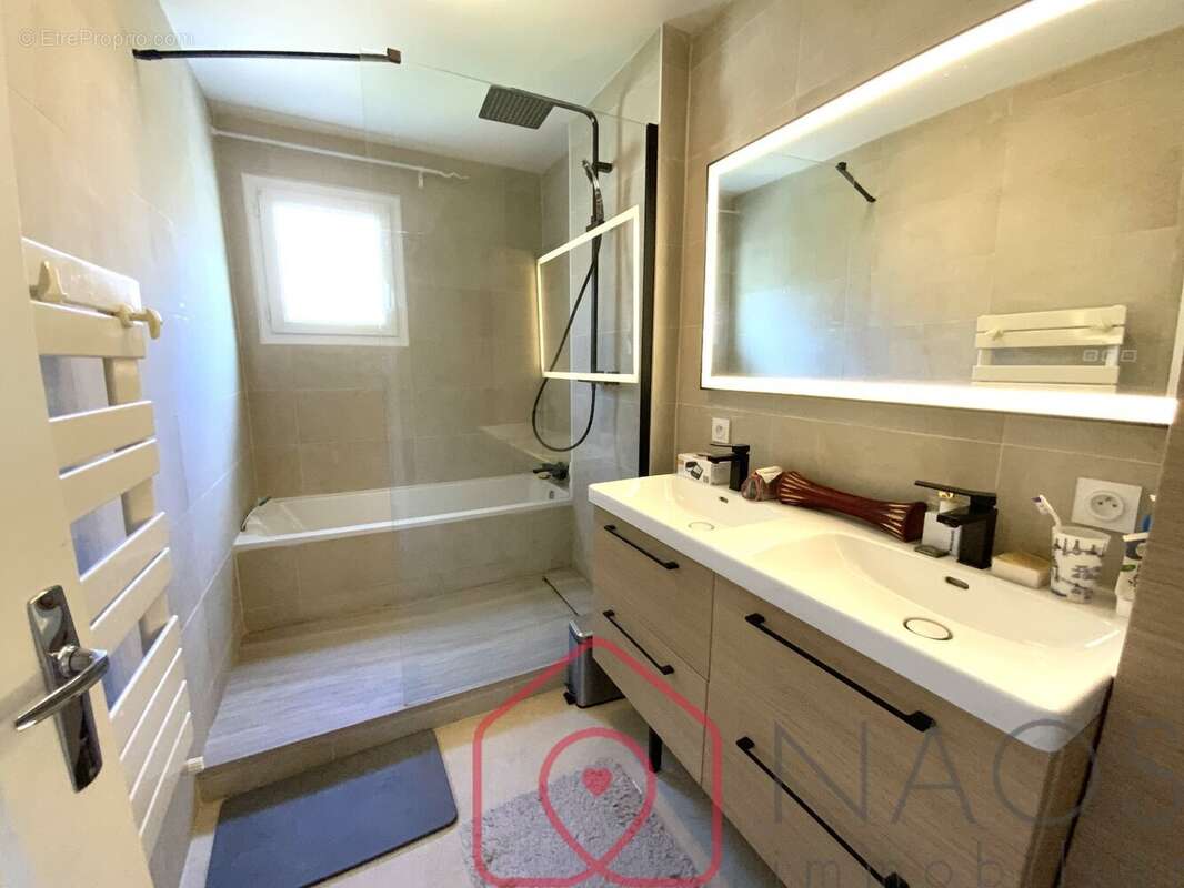 Maison à LA CHAPELLE-SUR-ERDRE