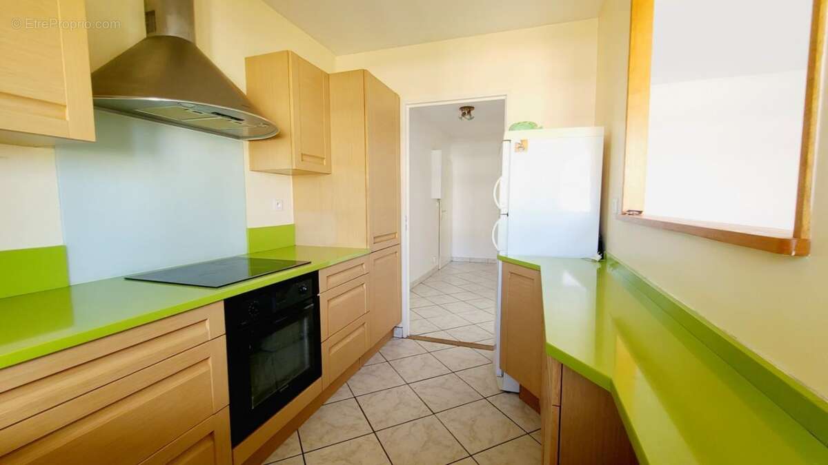 Chartres - appartement 73.55 m² - ascenseur - balcon - cave et parking - photo 5