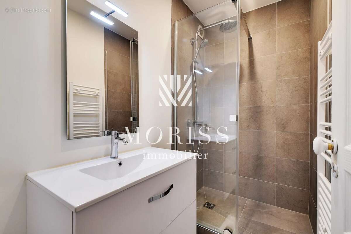 Appartement à PARIS-8E