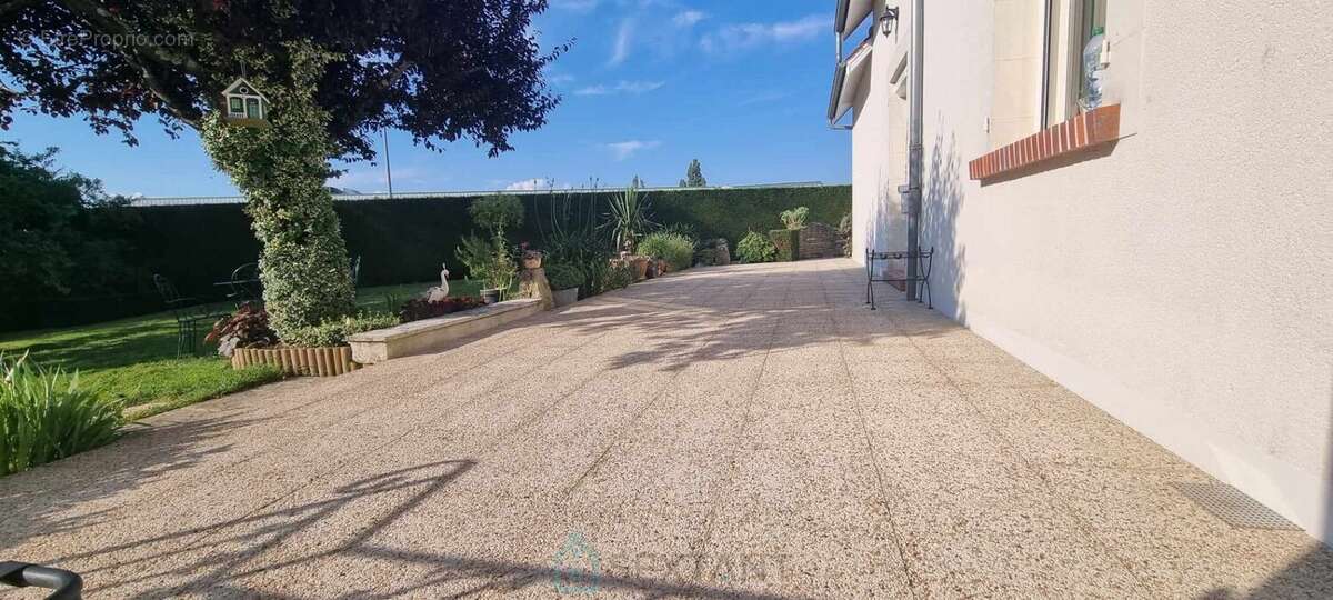 Maison à MEHUN-SUR-YEVRE