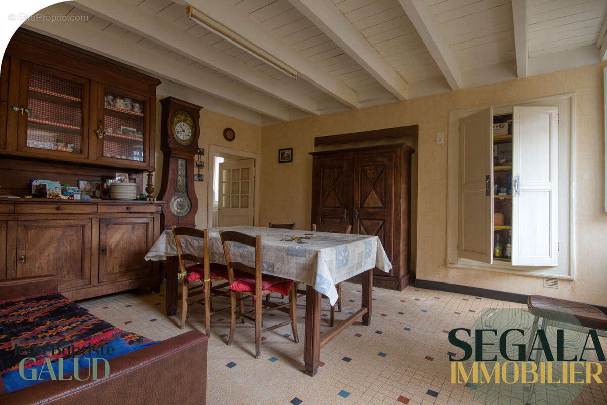 Maison à SAINTE-GEMME