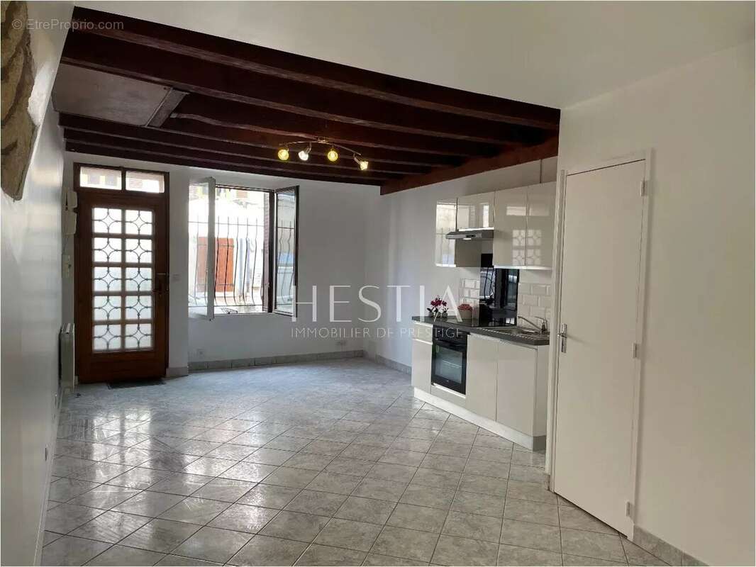 Appartement à ANSE