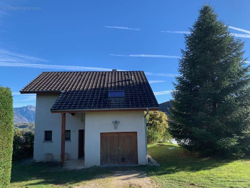 Maison à CRUSEILLES