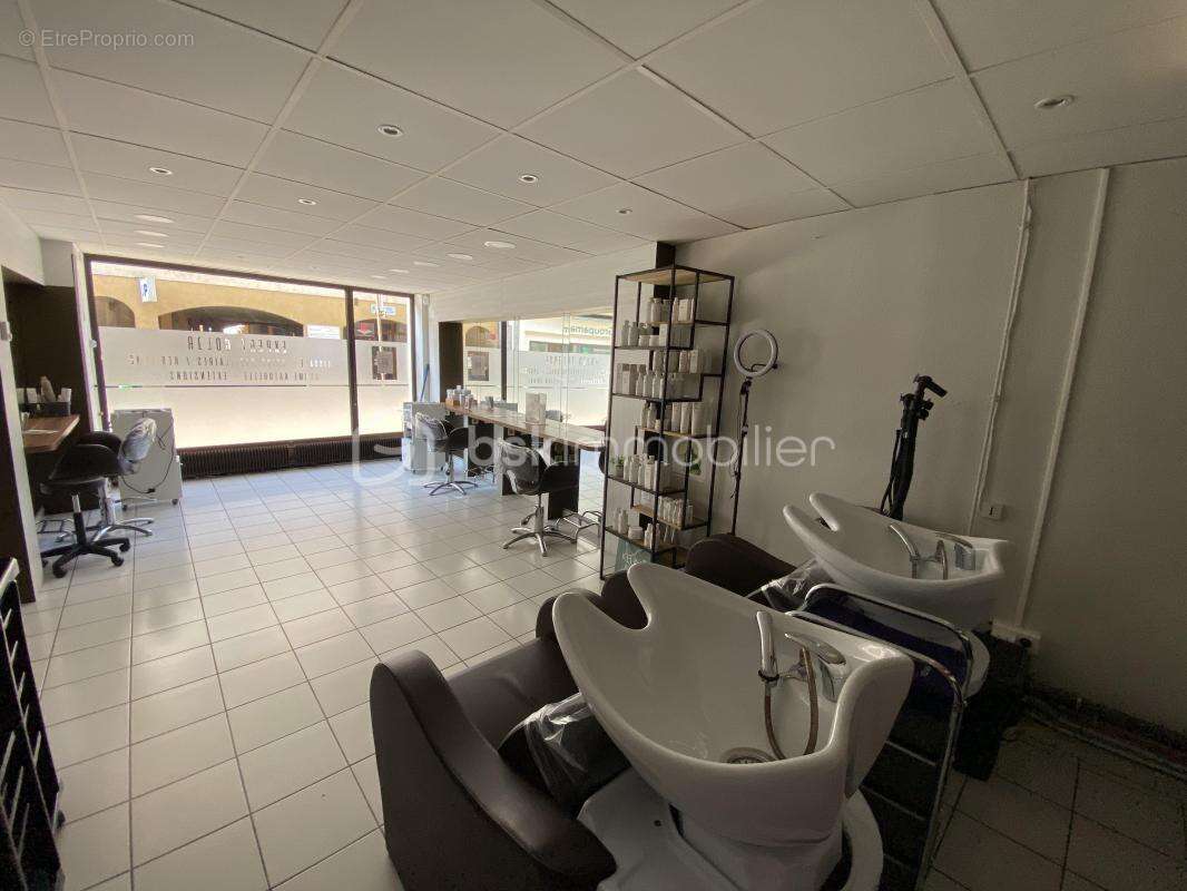 Commerce à MONTLUEL