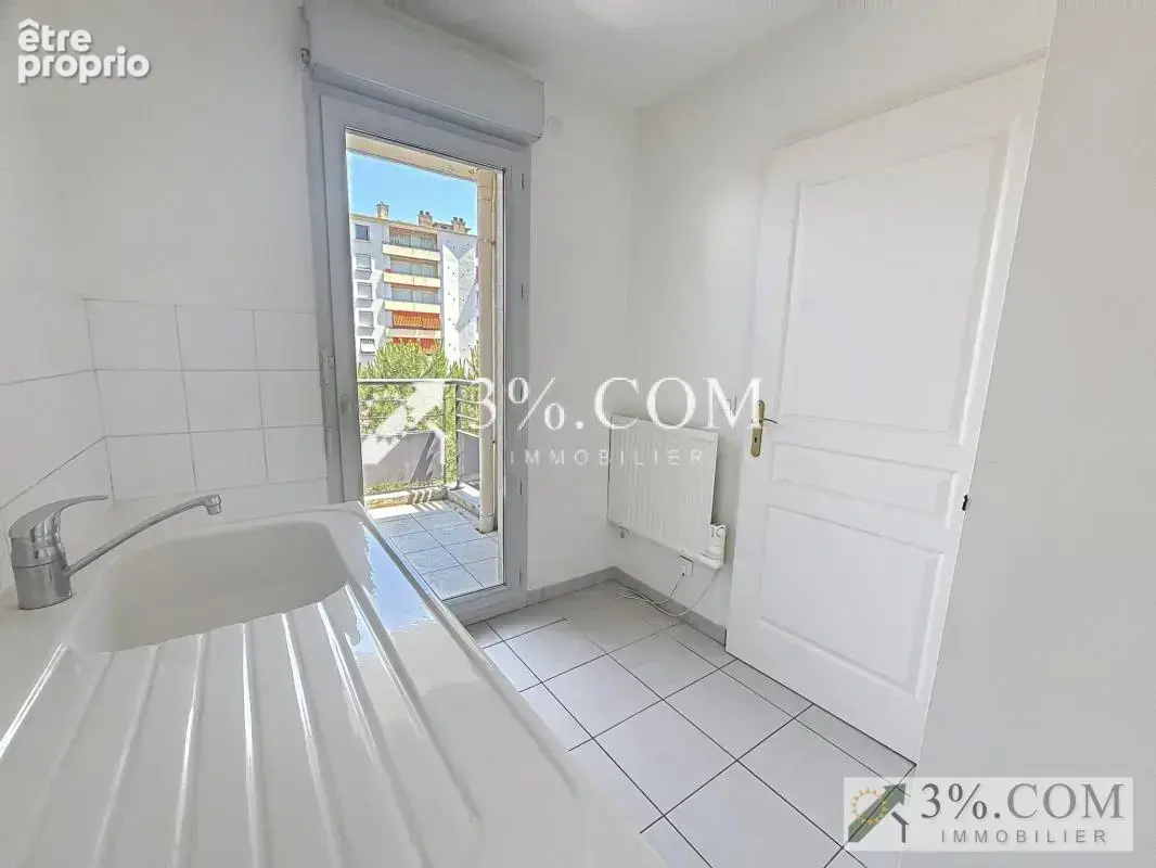 Appartement T2 avec garage et loggia - photo 7