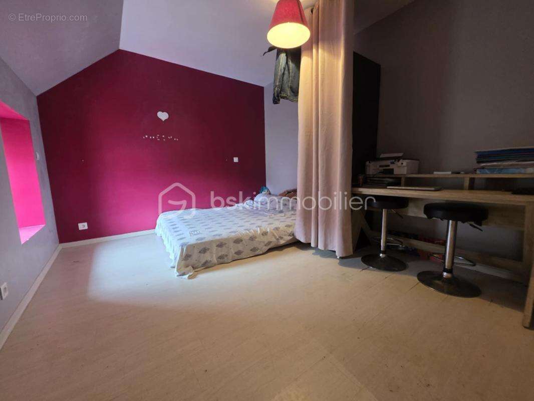 Maison à MONTCOURT-FROMONVILLE