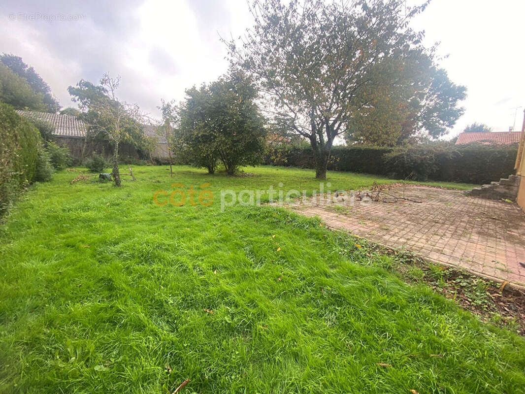 Maison à SAINT-AMAND-SUR-SEVRE