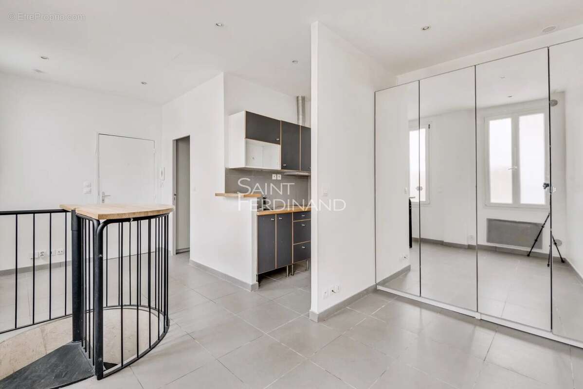 Appartement à PARIS-11E