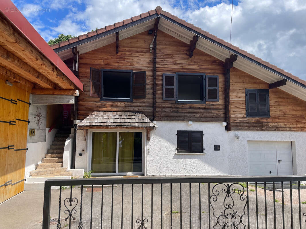 Maison à PERRIGNIER
