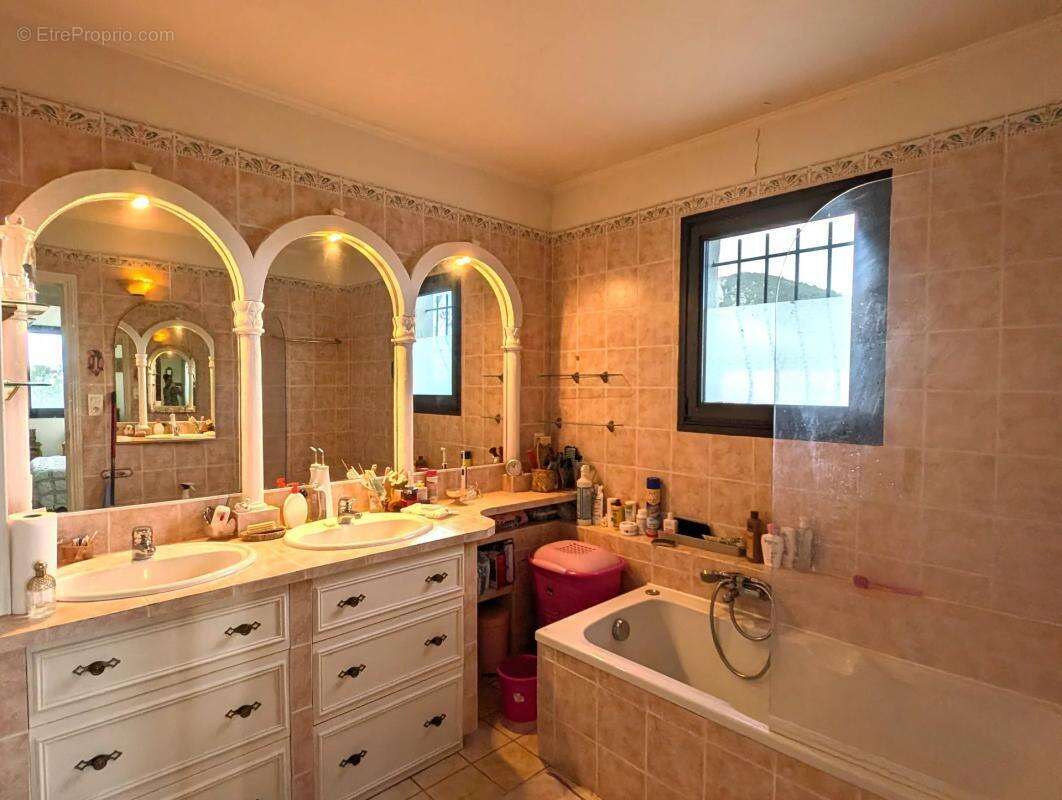 Maison à SANTA-MARIA-POGGIO