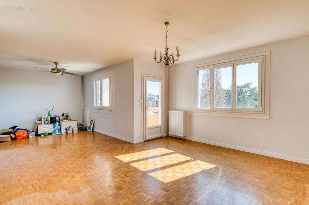 Appartement à SAINTE-FOY-LES-LYON
