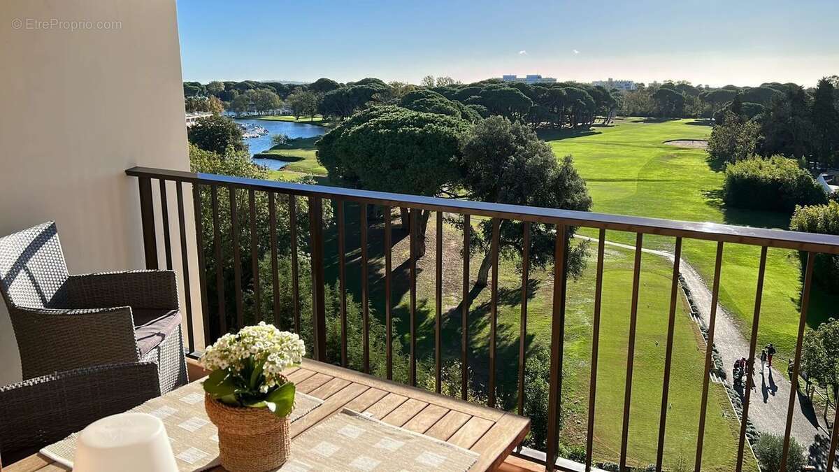 Appartement à MANDELIEU-LA-NAPOULE