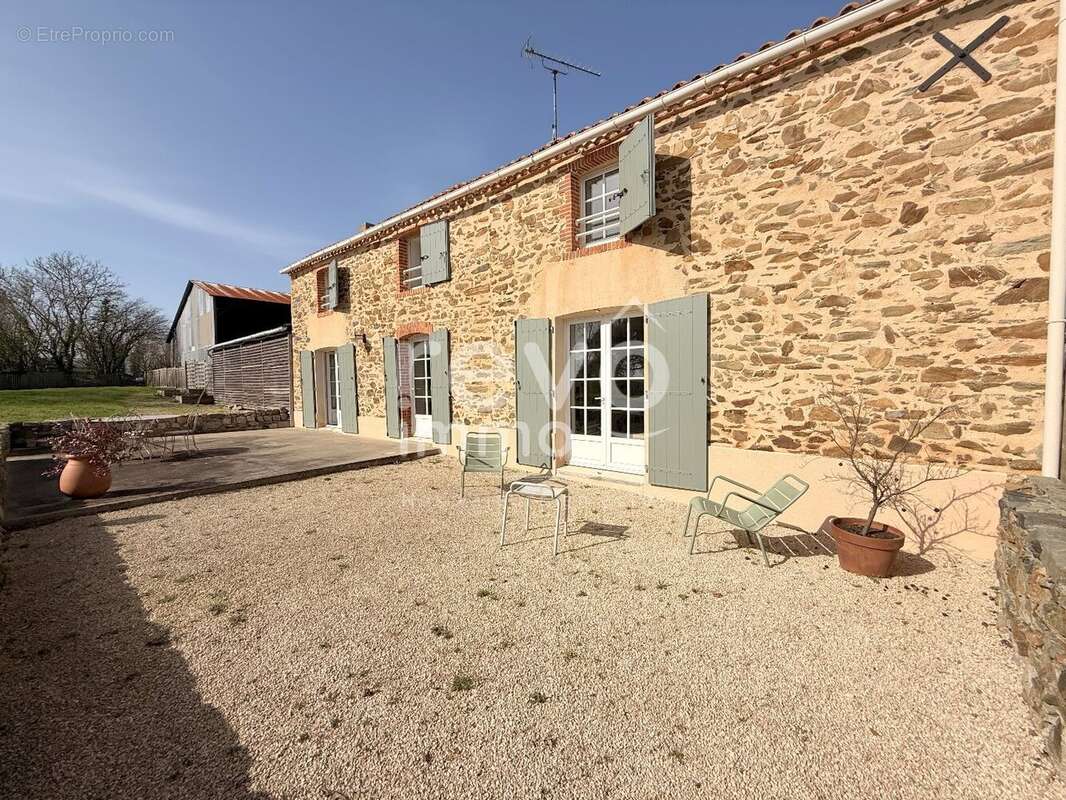 Maison à LES BROUZILS